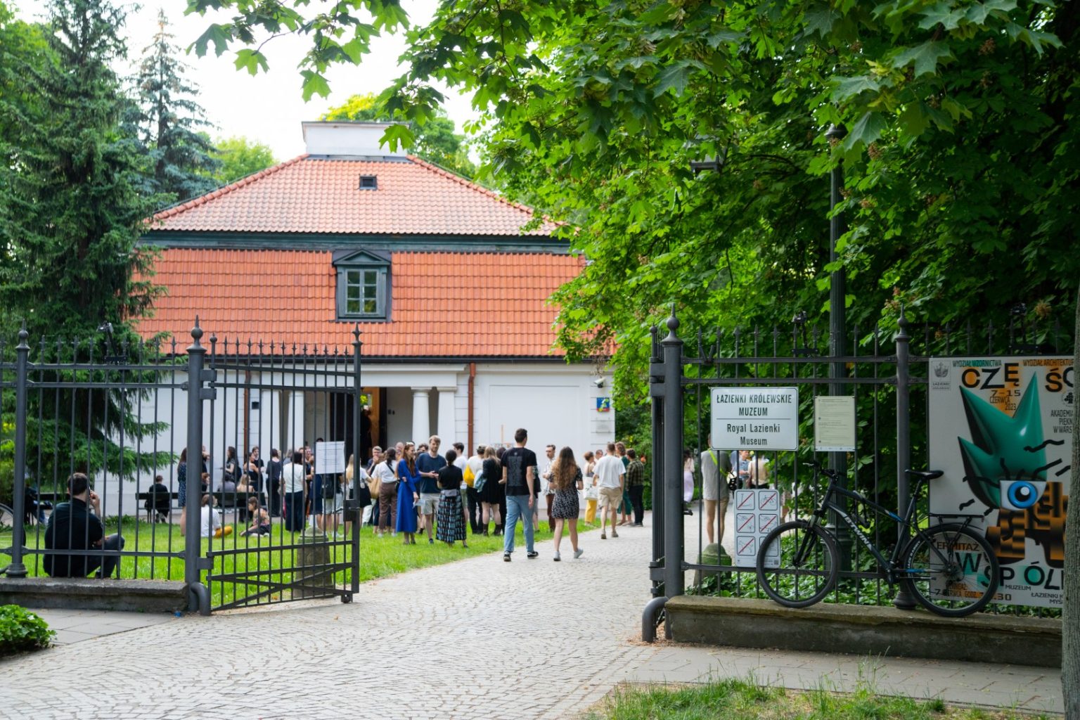Przestrzeń przed wejściem do Ermitażu