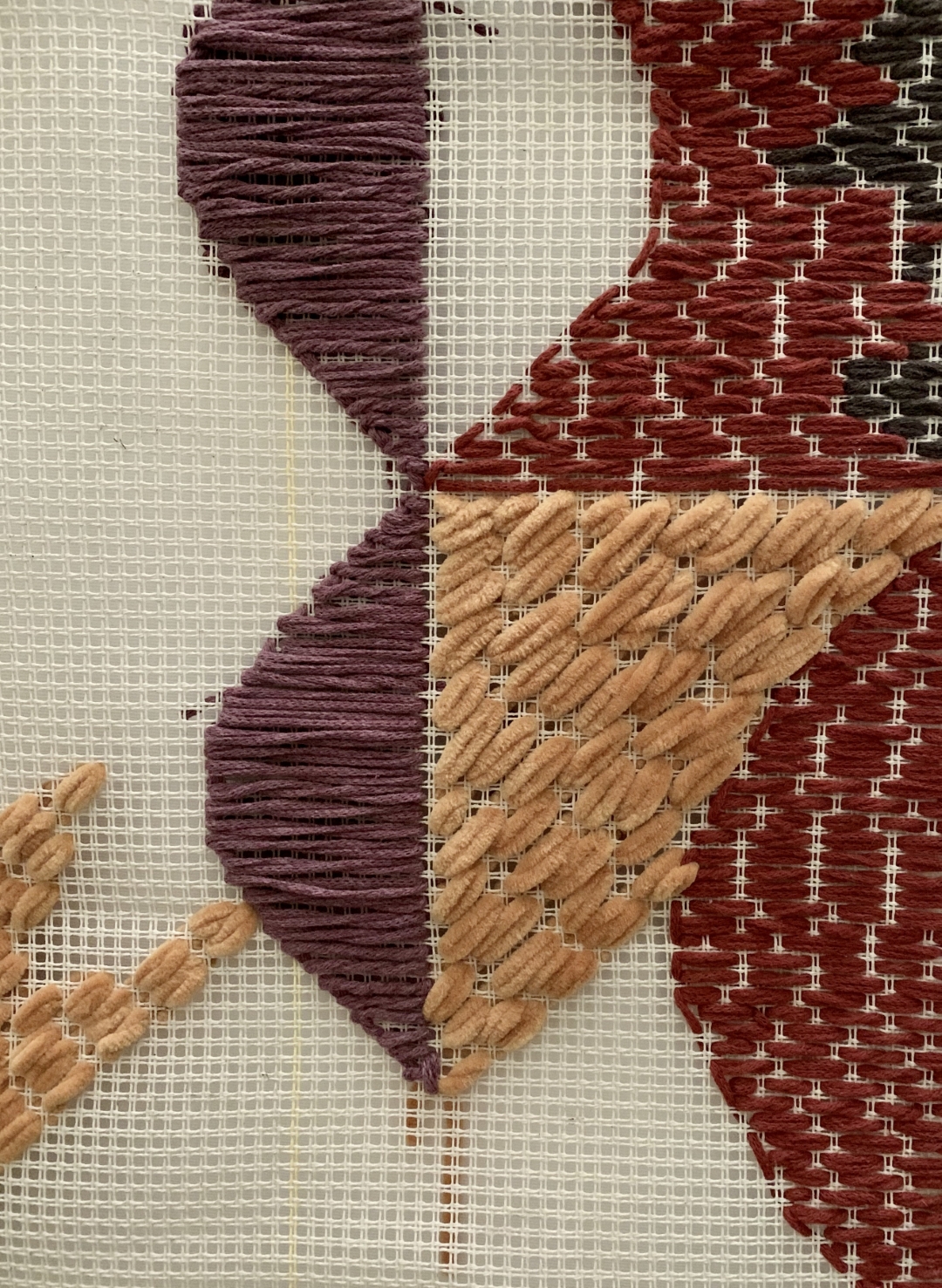 Aneks do dyplomu Paulina Sebunia,_Projekt dywanu inspirowany makijażem_, 2020 r